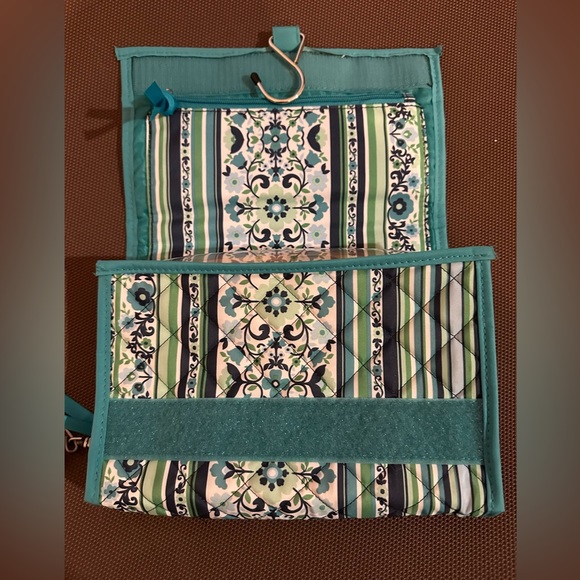 Modella Travel Cosmetic/Toiletries bag. - Picture 3 of 6